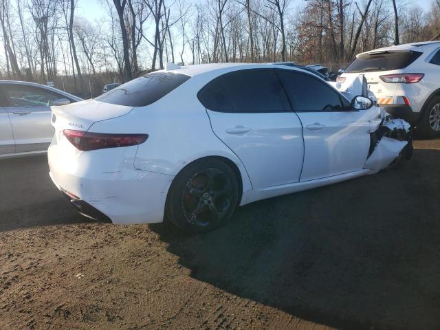 ZARFAEDN0J7593738 - 2018 ALFA ROMEO GIULIA Q4 白色 照片 3