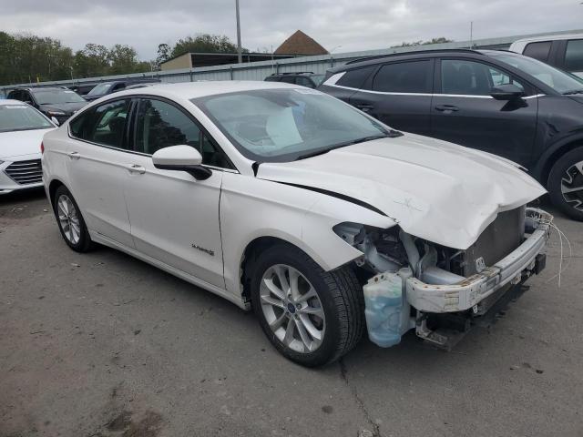 3FA6P0LU1KR157937 - 2019 FORD FUSION SE 白色 照片 4