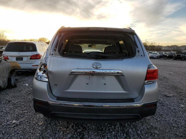 5TDZA3EH8CS019062 - 2012 TOYOTA HIGHLANDER BASE SILVER photo 6