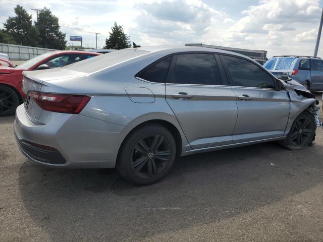 3VW7M7BU6NM012893 - 2022 VOLKSWAGEN JETTA SE ვერცხლისფერი ფოტო 3