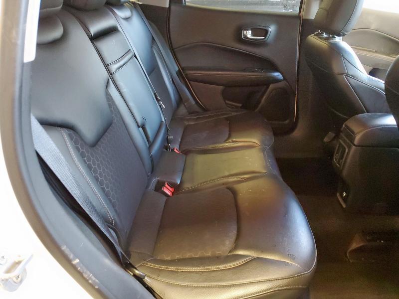 3C4NJCBBXJT240907 - 2018 JEEP COMPASS LATITUDE 白色 照片 11