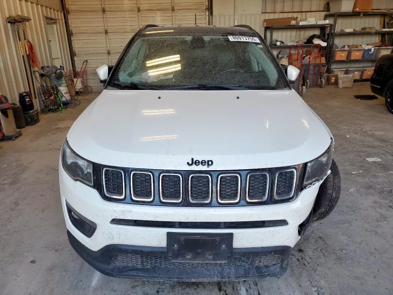 3C4NJCBBXJT240907 - 2018 JEEP COMPASS LATITUDE 白色 照片 5