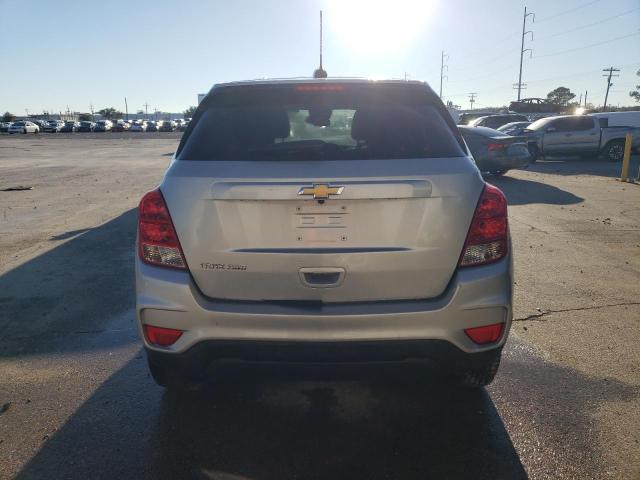 3GNCJNSB6KL187408 - 2019 CHEVROLET TRAX LS SILVER photo 6