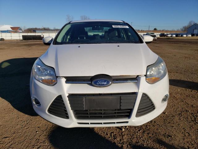 1FAHP3F23CL311634 - 2012 FORD FOCUS SE WHITE photo 5