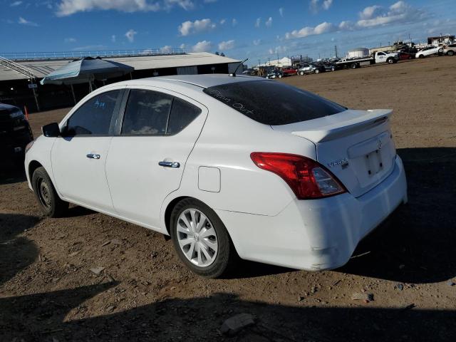 3N1CN7AP8JL805979 - 2018 NISSAN VERSA S WHITE photo 2