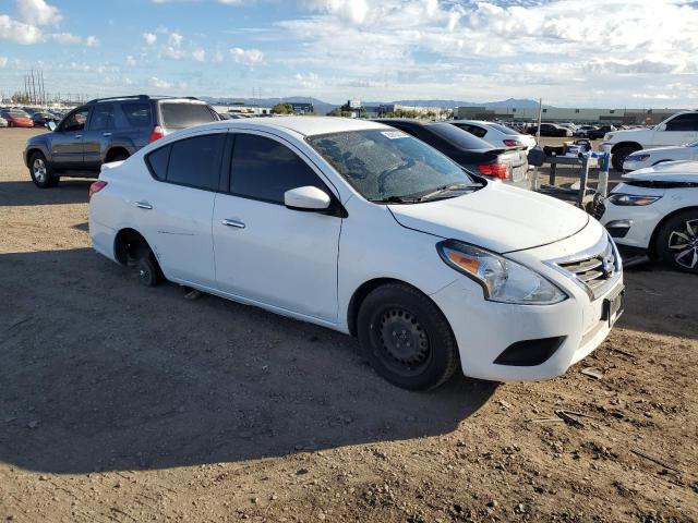 3N1CN7AP8JL805979 - 2018 NISSAN VERSA S WHITE photo 4