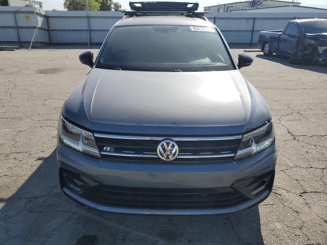 3VV2B7AXXLM117921 - 2020 VOLKSWAGEN TIGUAN SE 灰色 照片 5
