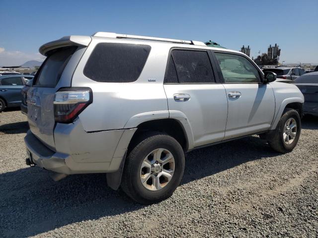 JTEBU5JR0G5349661 - 2016 TOYOTA 4RUNNER SR5/SR5 PREMIUM 银色 照片 3