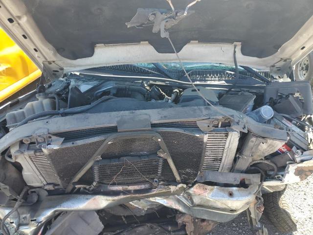 1GBHC29265E244082 - 2005 CHEVROLET SILVERADO C2500 HEAVY DUTY WHITE photo 11