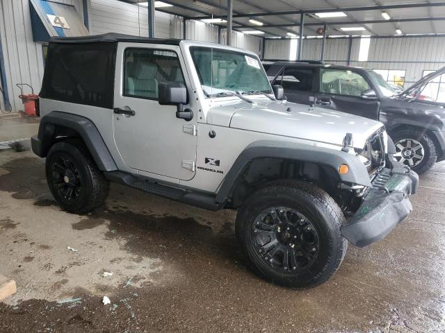 1J4FA24147L108727 - 2007 JEEP WRANGLER X 银色 照片 4