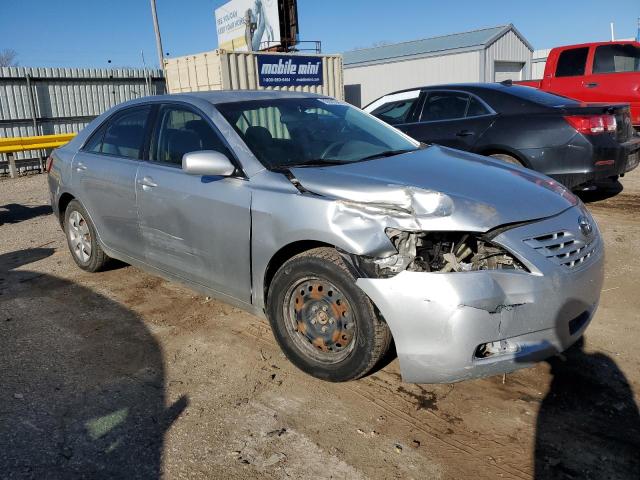 JTNBE46K273043687 - 2007 TOYOTA CAMRY CE SILVER photo 4