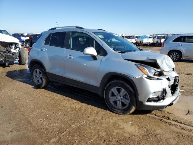 KL7CJPSMXNB560460 - 2022 CHEVROLET TRAX 1LT SILVER photo 4