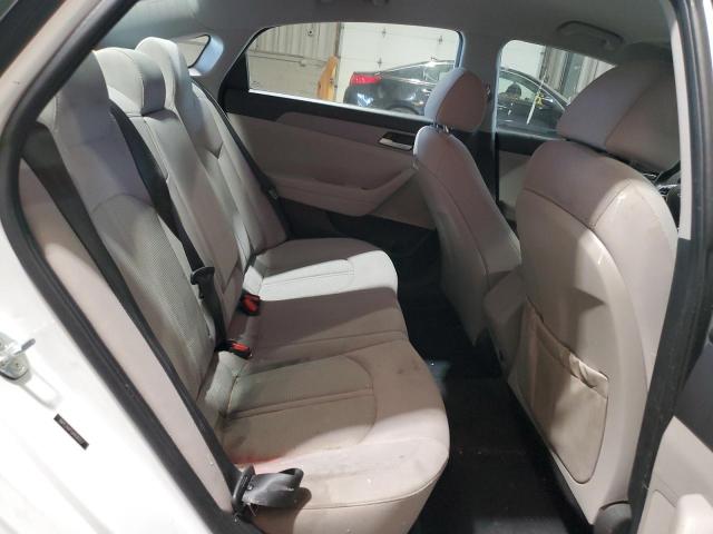 5NPE24AF0JH606557 - 2018 HYUNDAI SONATA SE WHITE photo 10