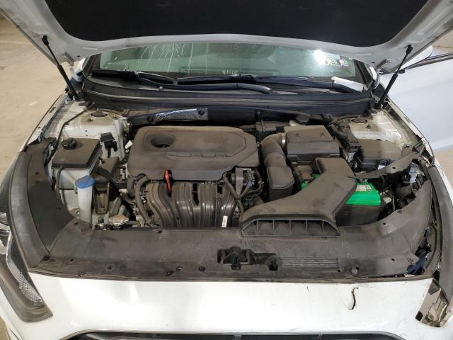 5NPE24AF0JH606557 - 2018 HYUNDAI SONATA SE WHITE photo 11