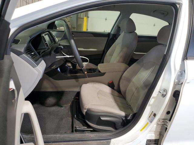 5NPE24AF0JH606557 - 2018 HYUNDAI SONATA SE WHITE photo 7