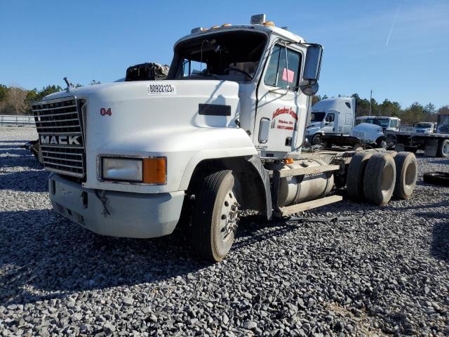 1M1AA18Y3WW086802 - 1998 MACK 600 CH600 WHITE photo 2