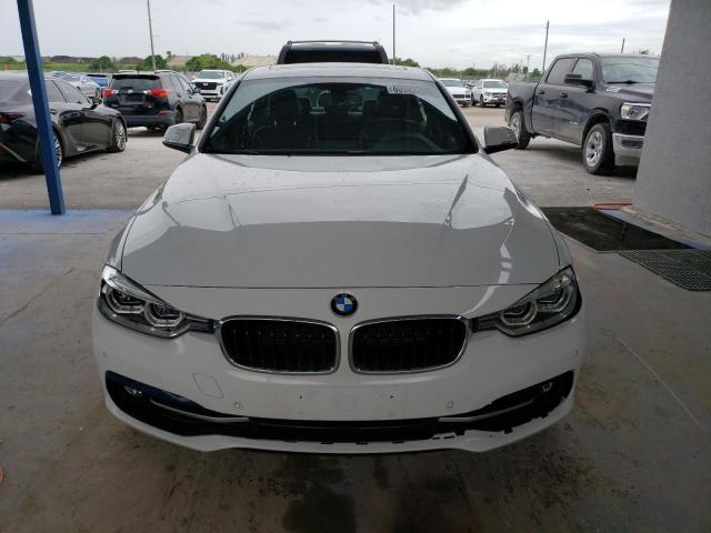 WBA8D9C59JEM32574 - 2018 BMW 330 XI თეთრი ფოტო 5