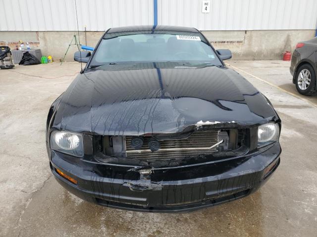 1ZVFT80NX75245815 - 2007 FORD MUSTANG BLACK photo 5