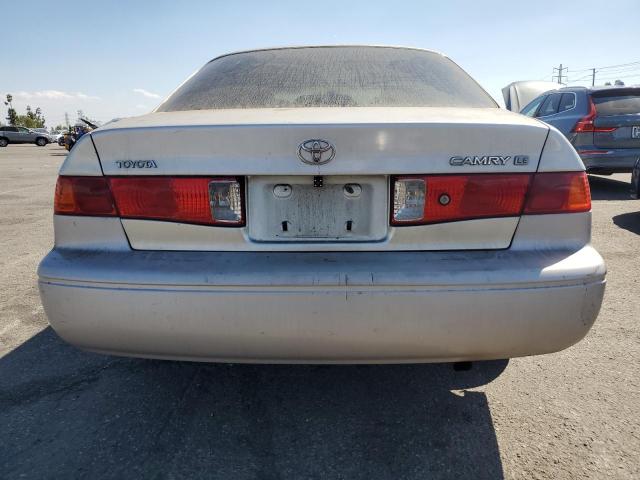 JT2BG22K9Y0490408 - 2000 TOYOTA CAMRY CE فضي صورة 6