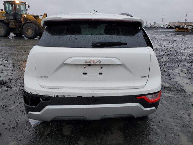 KNDCR3LE6P5115890 - 2023 KIA NIRO EX WHITE photo 6