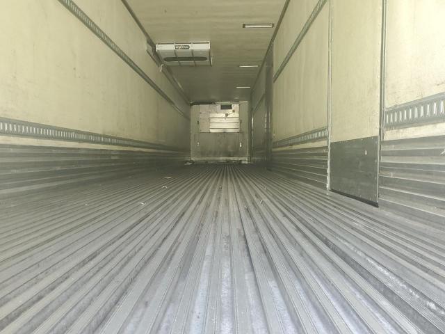 1UYVS2480FU171104 - 2015 UTILITY VS2RA WHITE photo 6