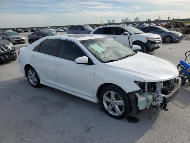 4T1BF1FK8DU261635 - 2013 TOYOTA CAMRY L WHITE photo 4