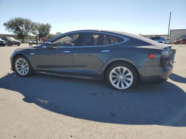 5YJSA1E10GF160162 - 2016 TESLA MODEL S GRAY photo 2