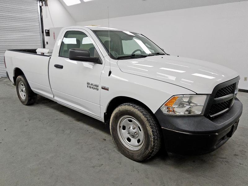 3C6JR6DT8JG137757 - 2018 RAM 1500 ST Biały zdjęcie 4