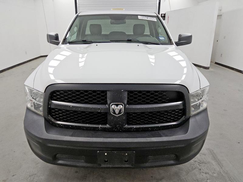 3C6JR6DT8JG137757 - 2018 RAM 1500 ST Biały zdjęcie 5