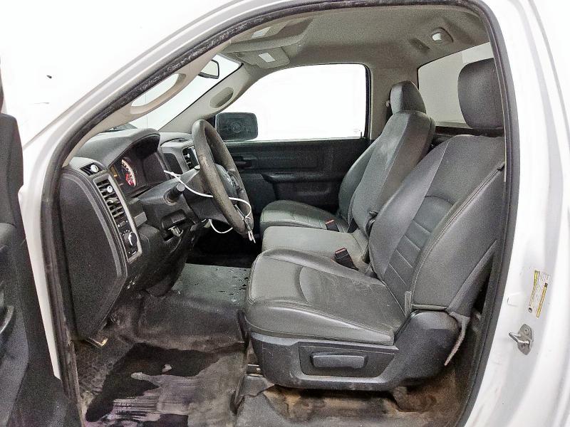 3C6JR6DT8JG137757 - 2018 RAM 1500 ST Biały zdjęcie 7