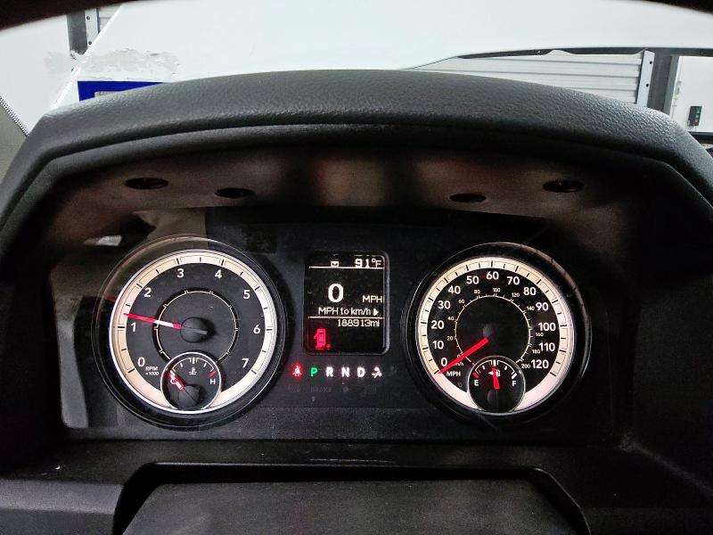 3C6JR6DT8JG137757 - 2018 RAM 1500 ST Biały zdjęcie 9