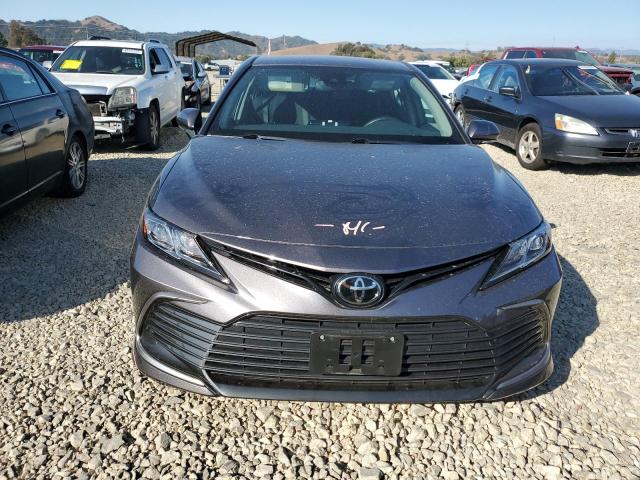 4T1R11AK7NU660414 - 2022 TOYOTA CAMRY LE 石墨色 照片 5