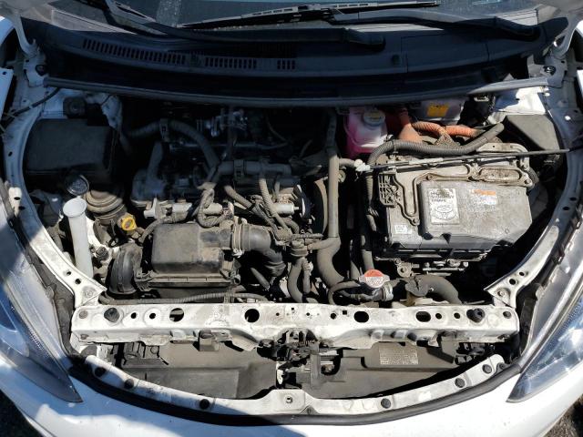 JTDKDTB33G1123348 - 2016 TOYOTA PRIUS C WHITE photo 11
