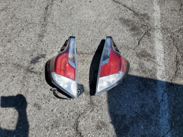 JTDKDTB33G1123348 - 2016 TOYOTA PRIUS C WHITE photo 12