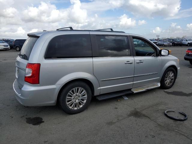 2A4RR8DG7BR784179 - 2011 CHRYSLER TOWN & COU TOURING L SILVER photo 3