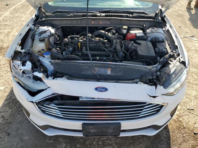 3FA6P0HD9KR213910 - 2019 FORD FUSION SE WHITE photo 11