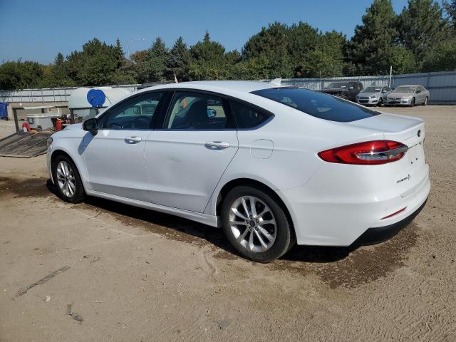 3FA6P0HD9KR213910 - 2019 FORD FUSION SE WHITE photo 2