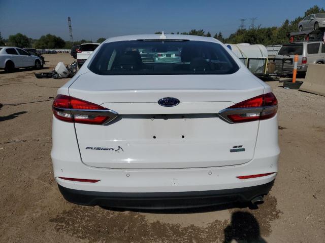 3FA6P0HD9KR213910 - 2019 FORD FUSION SE WHITE photo 6