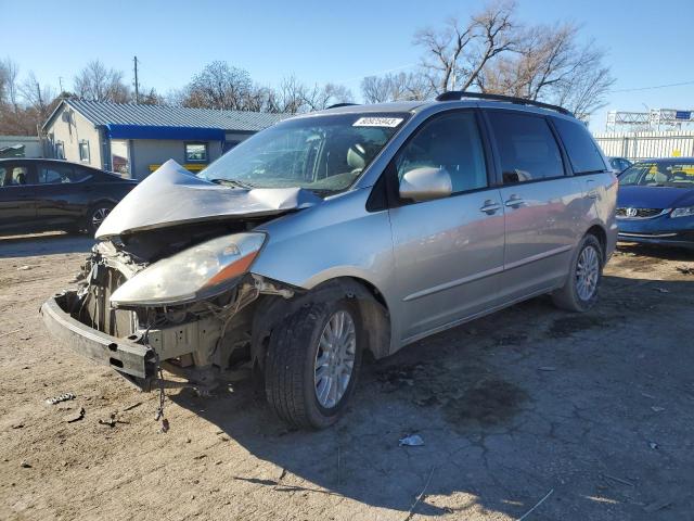 5TDYK4CC2AS289570 - 2010 TOYOTA SIENNA XLE SILVER photo 1