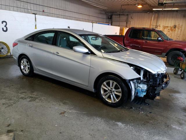 5NPEB4AC0DH751480 - 2013 HYUNDAI SONATA GLS SILVER photo 4