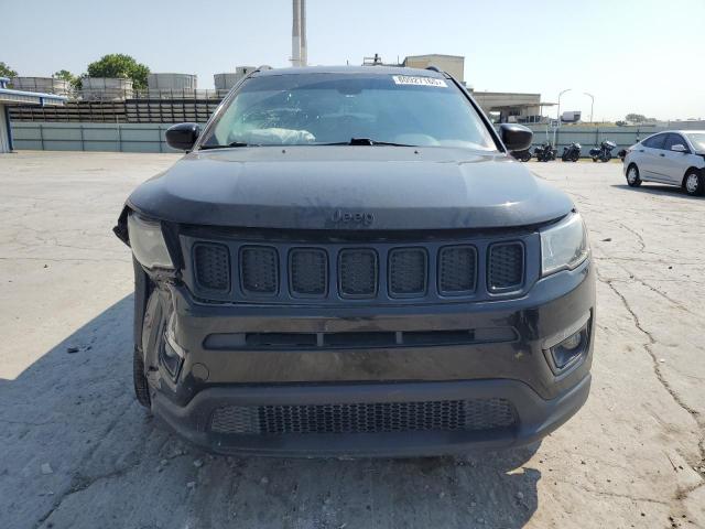 3C4NJCBB0JT304937 - 2018 JEEP COMPASS LATITUDE BLACK photo 5