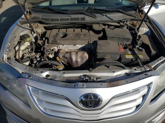 4T1BF3EK0BU602696 - 2011 TOYOTA CAMRY BASE SILVER photo 11