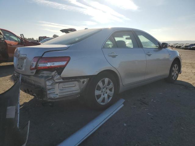 4T1BF3EK0BU602696 - 2011 TOYOTA CAMRY BASE SILVER photo 3