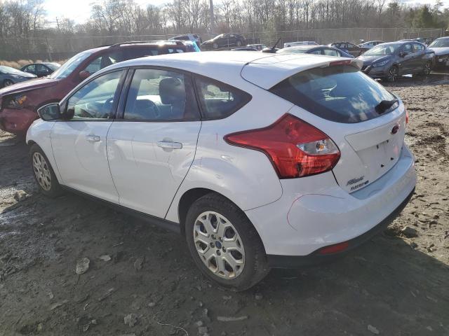 1FAHP3K23CL304320 - 2012 FORD FOCUS SE WHITE photo 2