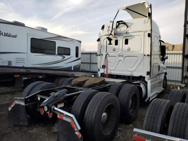 1FUJGHDV4GLGW8229 - 2016 FREIGHTLINER CASCADIA 1 WHITE photo 4