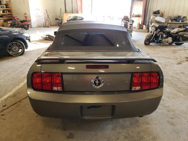 1ZVFT84N755199030 - 2005 FORD MUSTANG GRAY photo 6