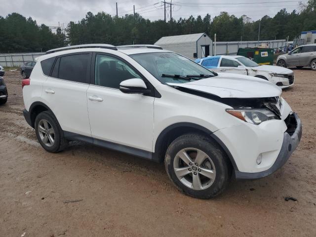 2T3WFREV1FW214808 - 2015 TOYOTA RAV4 XLE WHITE photo 4