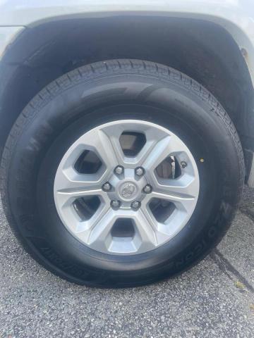 JTEBU5JR7A5026456 - 2010 TOYOTA 4RUNNER SR5 WHITE photo 11