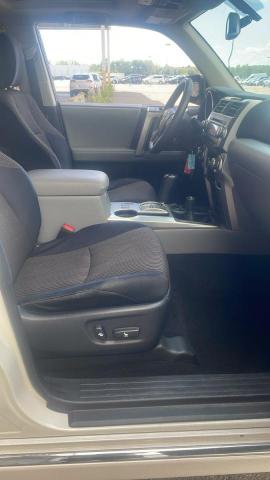 JTEBU5JR7A5026456 - 2010 TOYOTA 4RUNNER SR5 WHITE photo 5