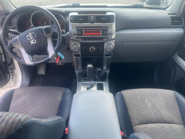 JTEBU5JR7A5026456 - 2010 TOYOTA 4RUNNER SR5 WHITE photo 9